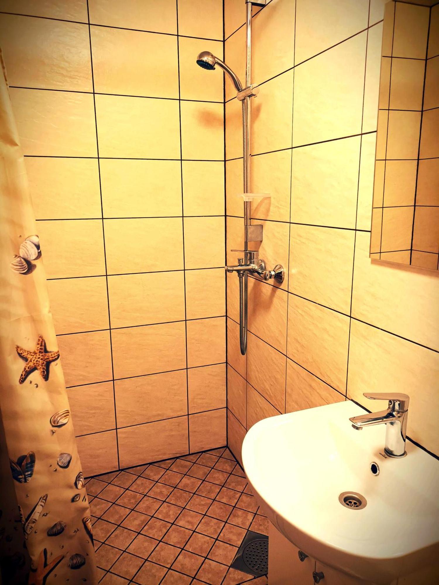 Mahtra Hostel Талин Екстериор снимка